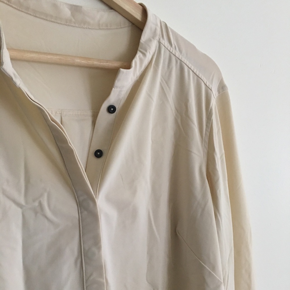 Lululemon Women's Travel & Commute Shirt, Size M